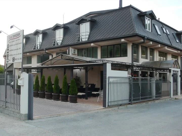 Zgrada hotela i restorana Club Topčider
